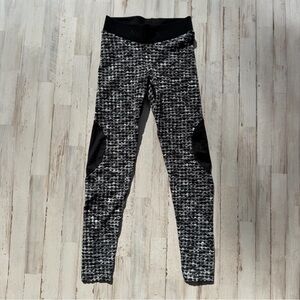 Nike Pro HyperWarm Leggings Small Patterned Cold
Weather Training Tights